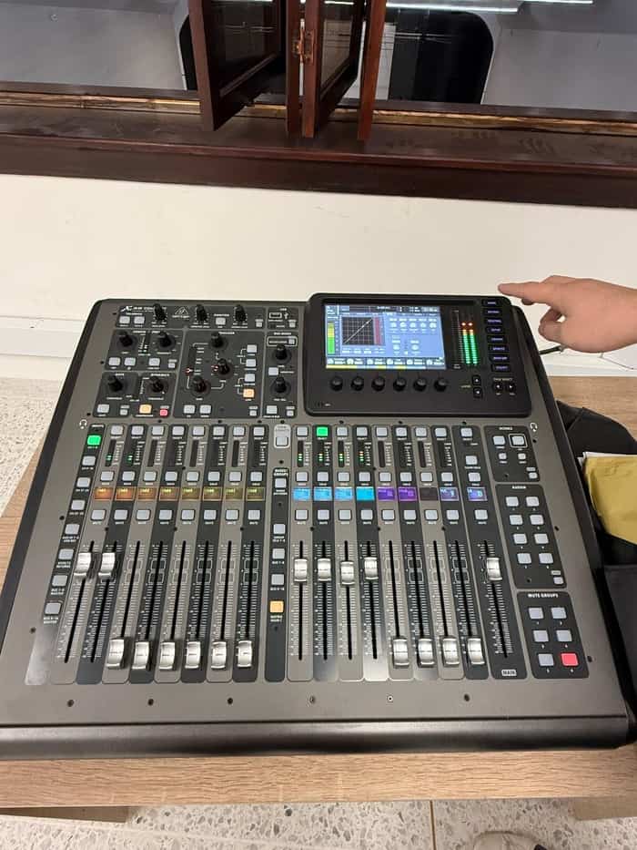 Consola de Sonido profesional en el Teatro Patria