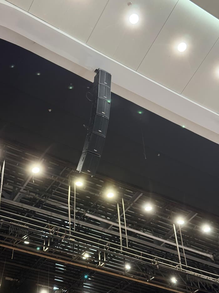 Equipos profesionales de sonido en el teatro patria Bogotá