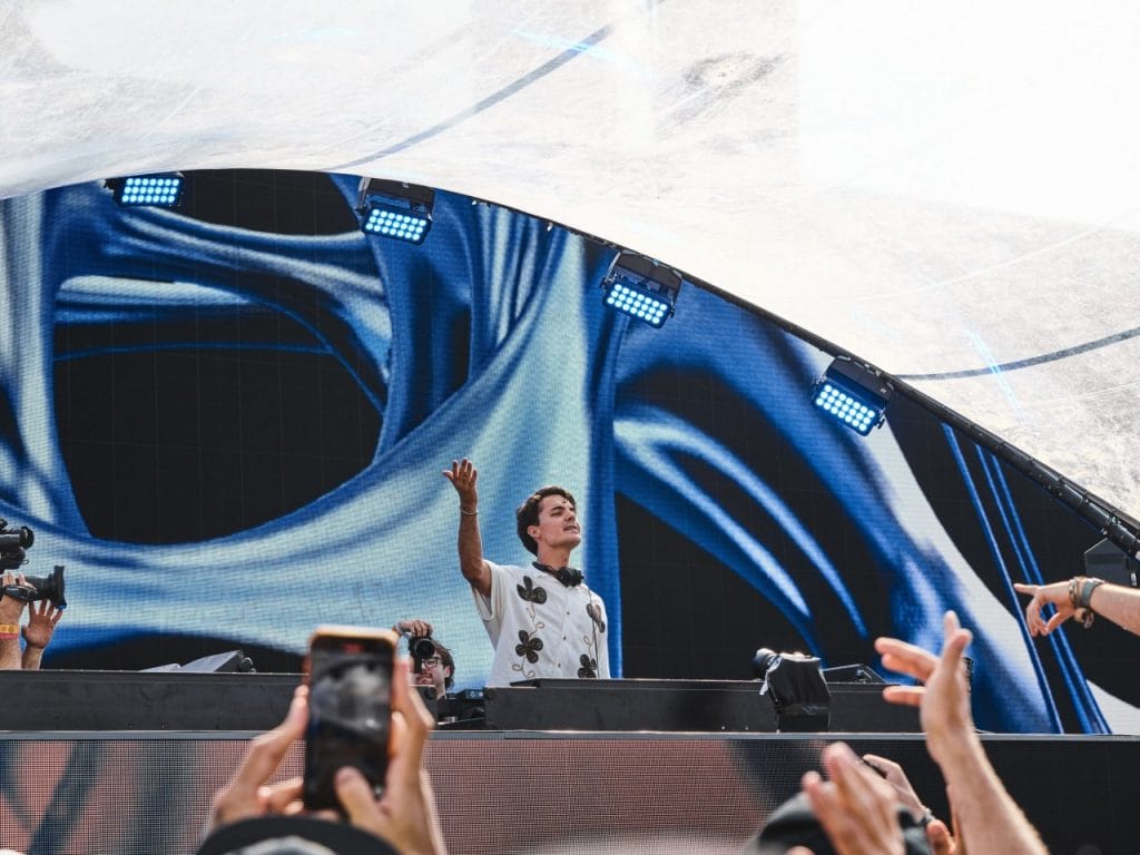 Tomorrowland_01