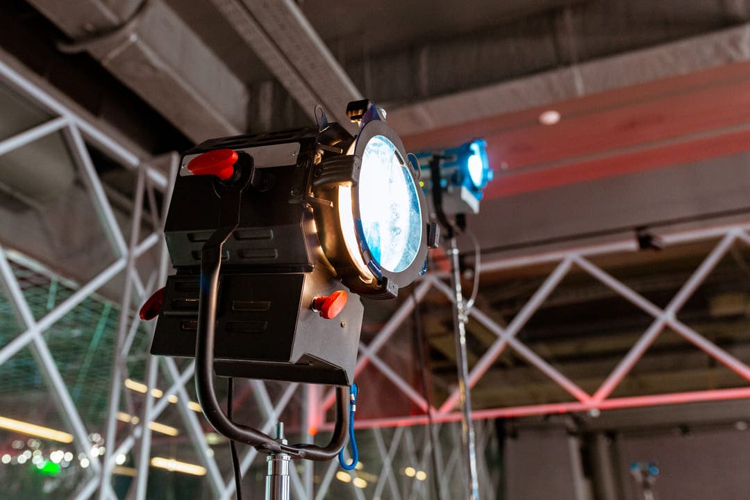 ¿Cómo utilizar las luces robóticas LED para crear efectos especiales en tu evento en vivo?