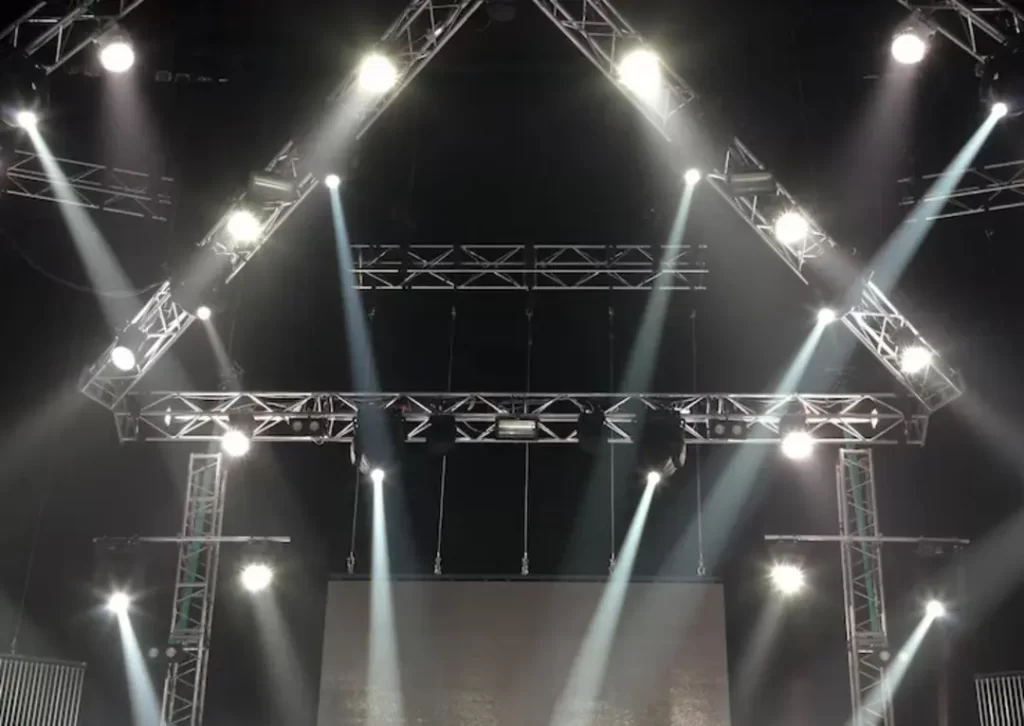 Plano de luces para teatro: guía completa de diseño, simulación y montaje profesional PLANO DE LUCES PARA TEATRO PUESTA EN ESCENA Y FUNCIONAMIENTO
